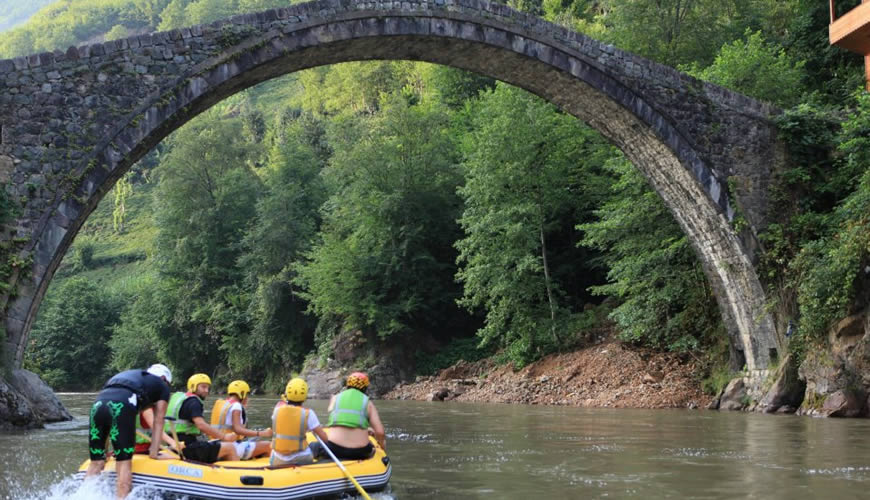 Fırtına Vadisi Rafting: Doğa ve Adrenalinin Buluştuğu Eşsiz Bir Deneyim