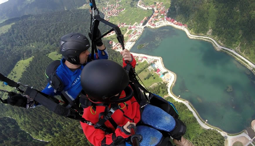 Trabzon Uzungöl Yamaç Paraşütü: Gökyüzünde Eşsiz Bir Macera